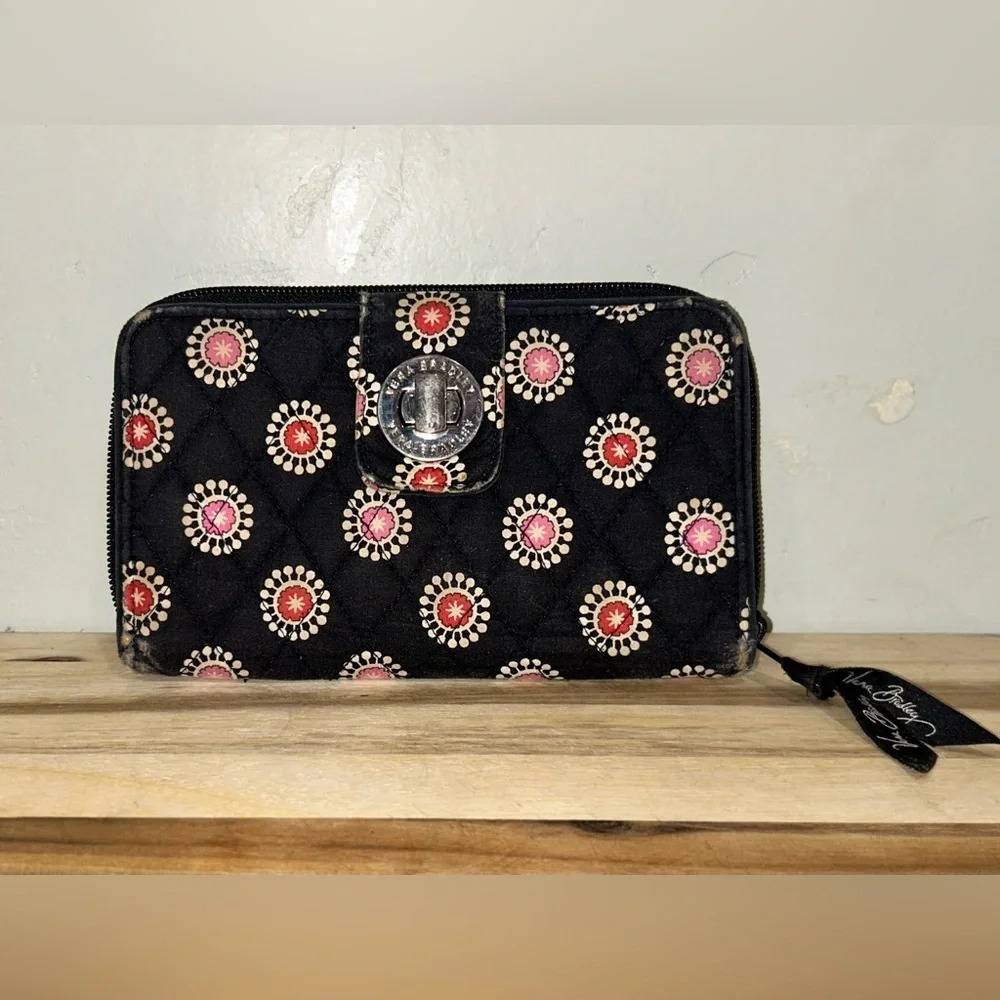 VERA BRADLEY “FLOWER SHOWER” PATTERNED WALLET. RFID. GENTLY USED. GOOD CONDITION